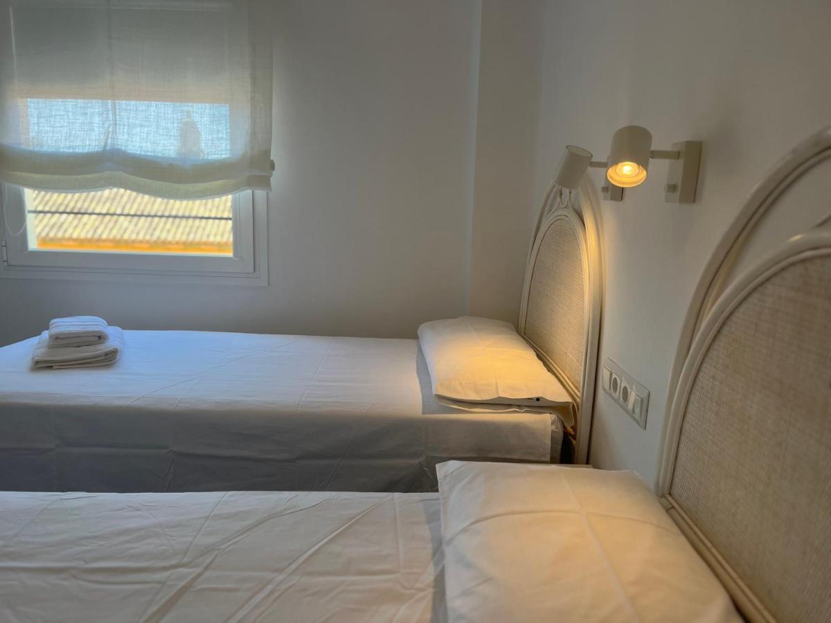 Homely Malaga Cienfuegos, Plaza De La Merced Con Vistas Ngoại thất bức ảnh