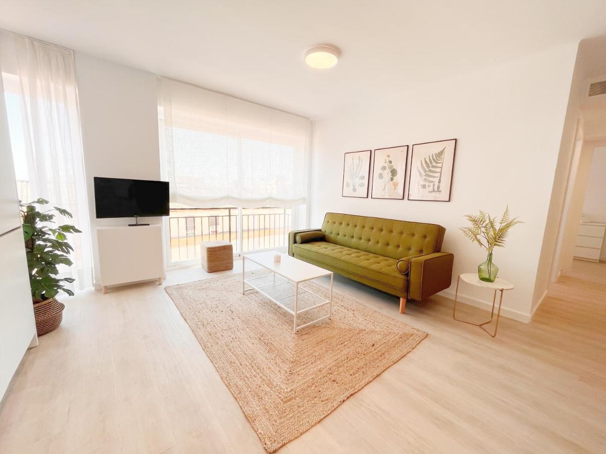 Homely Malaga Cienfuegos, Plaza De La Merced Con Vistas Ngoại thất bức ảnh